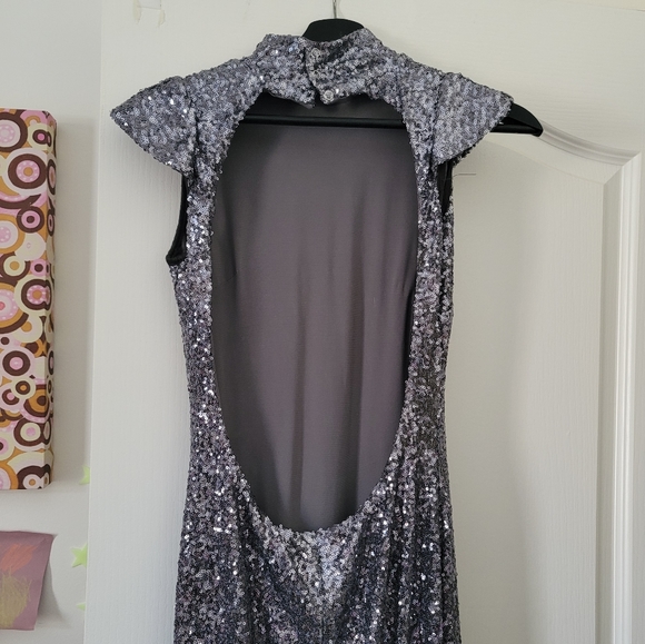 Tizz handmade small sparkly gown - Picture 3 of 4